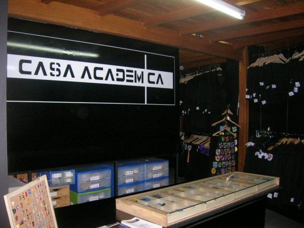 Foto 2 de Casa Académica - Trajes Académicos, Lda